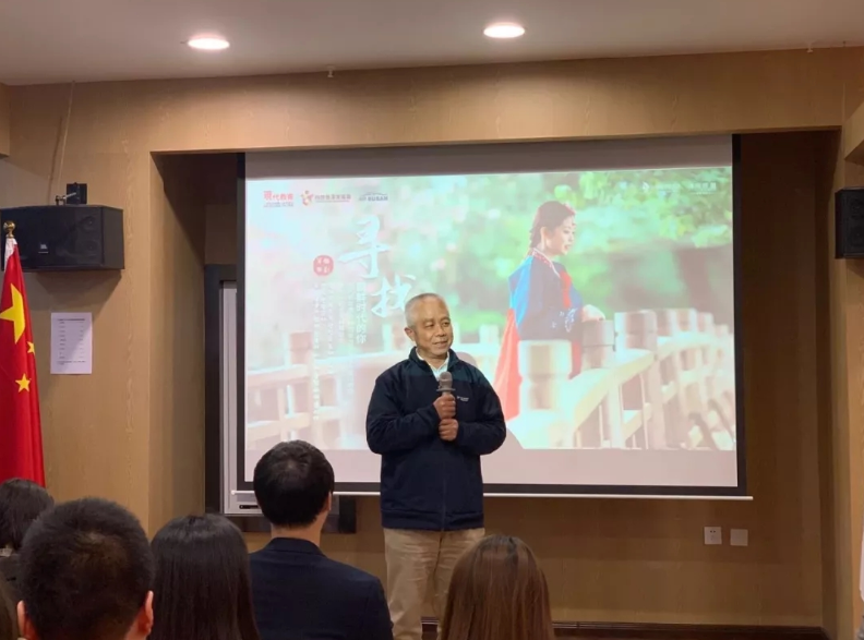 现代教育携手韩国旅游发展局&釜山航空寻找“朝鲜时代的你”——韩服体验活动圆满成功!(图6) 现代教育携手韩国旅游发展局&釜山航空寻找“朝鲜时代的你”——韩服体验活动圆满成功!(图6)